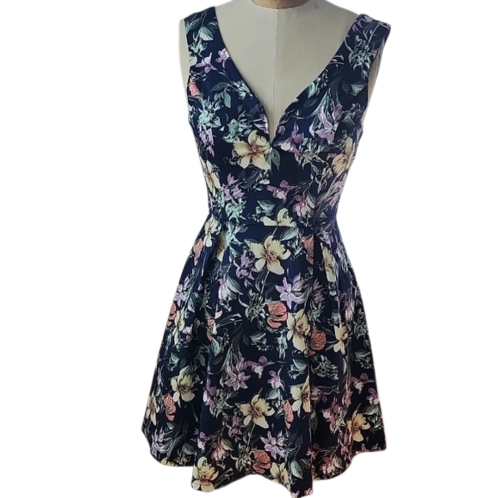 Alythea Tropical Floral Deep V Dress In Navy And Pink, Structured With Pleats